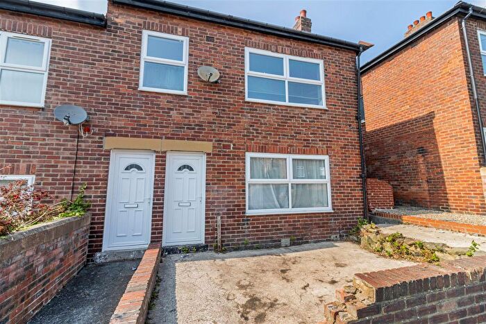 3 Bedroom Flat For Sale In Arkwright Street, Gateshead, NE8