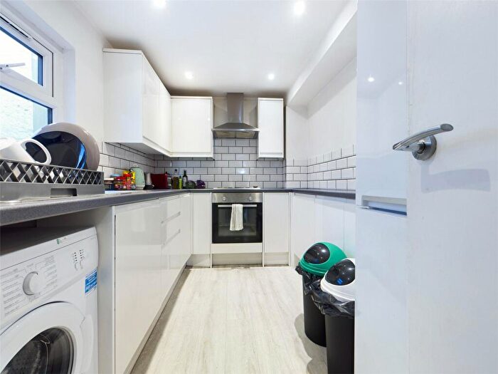 2 Bedroom Terraced House To Rent In Viaduct Road, Brighton, BN1