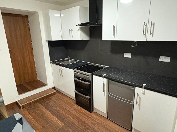 1 Bedroom Flat To Rent In Chalvey Road East, Slough, SL1