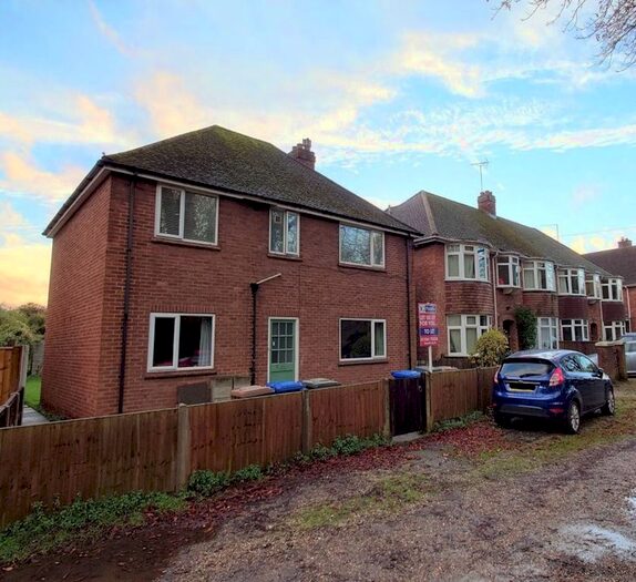 3 Bedroom Flat To Rent In Newmarket Road, Bury St Edmunds, IP33
