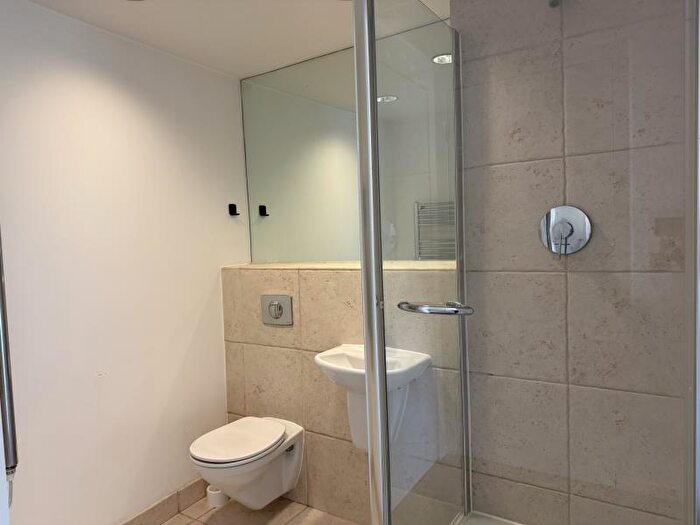 2 Bedroom Apartment To Rent In Whitehall Waterfront, LS1