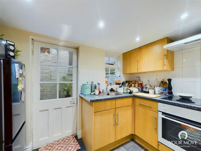 1 Bedroom Flat To Rent In Grosvenor Place, Margate, Kent, CT9