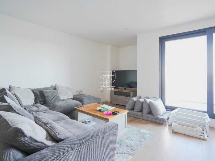 2 Bedroom Flat To Rent In Rotherhithe New Road, London, SE16