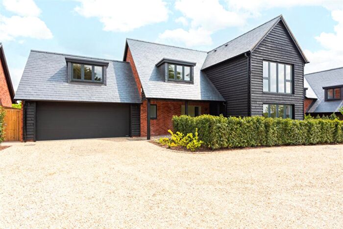 5 Bedroom Detached House For Sale In Aston Abbotts Road, Cublington, Buckinghamshire, LU7