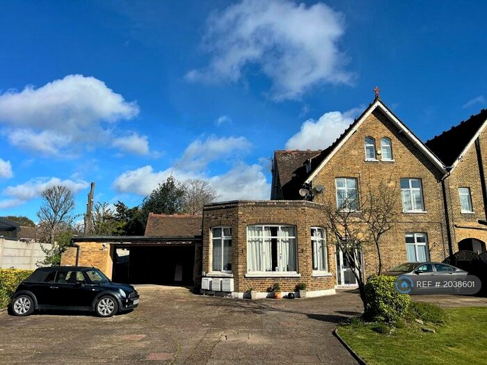 2 Bedroom Flat To Rent In The Grange, Belvedere, DA17