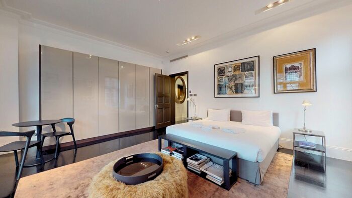 Studio To Rent In Cadogan Square, London, SW1X