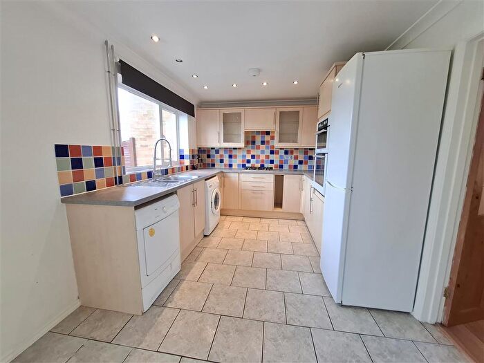 2 Bedroom House To Rent In Towers Road, Hemel Hempstead, HP2
