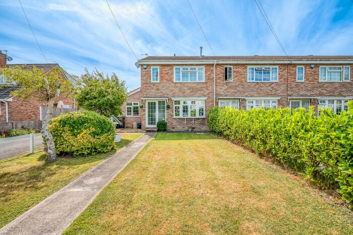 4 Bedroom End Of Terrace House For Sale In Stoddens Road, Burnham-On-Sea, Somerset, TA8