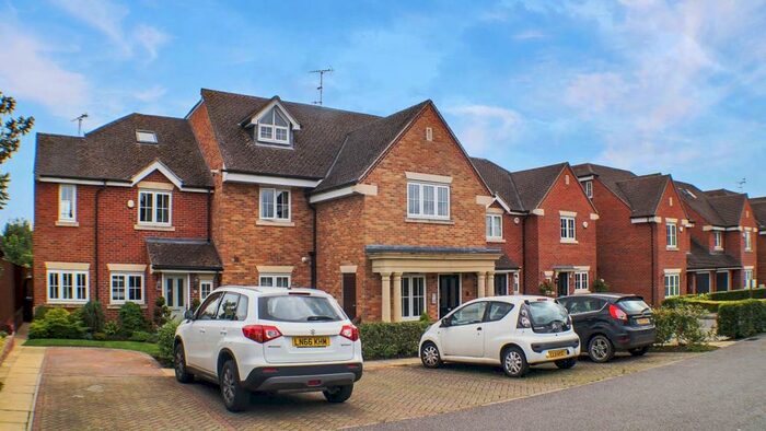 1 Bedroom Flat To Rent In Gardener Walk, Holmer Green, High Wycombe, HP15