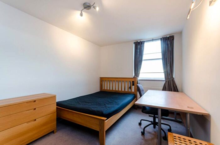 2 Bedroom Flat To Rent In Kingston Hill, Kingston Hill, Kingston Upon Thames, KT2