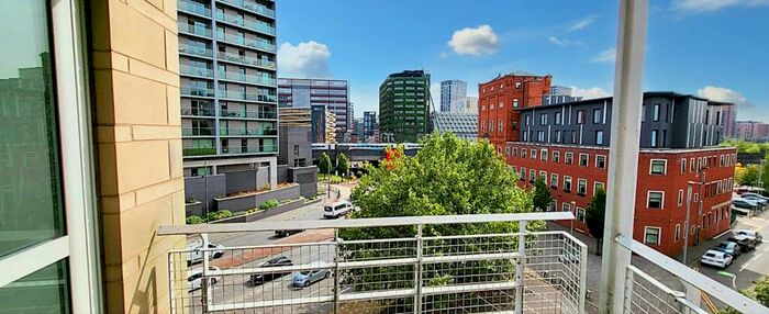 2 Bedroom Apartment For Sale In Chapel Point, Chapel Street, Salford, Manchester, M3