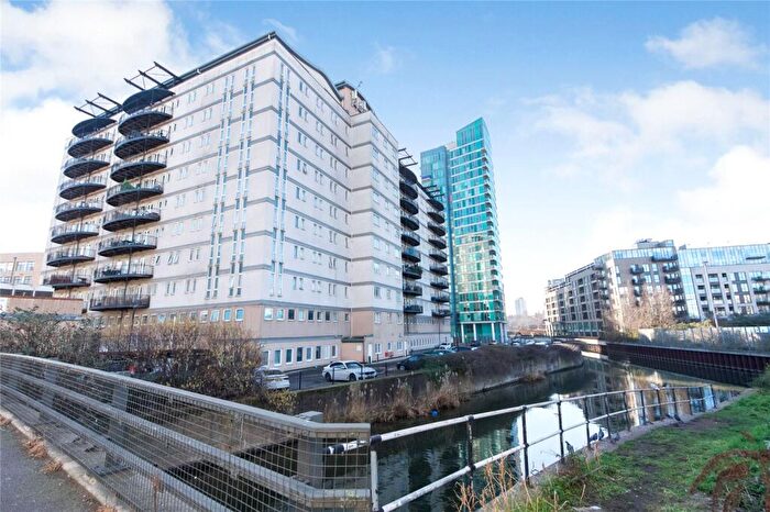 1 Bedroom Flat For Sale In High Street, London, E15