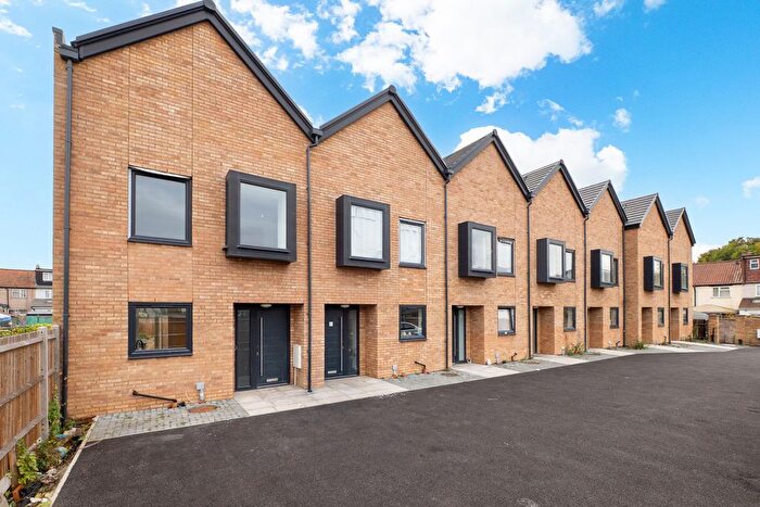 Terraced House For Sale In Commonside East, Mitcham, CR4