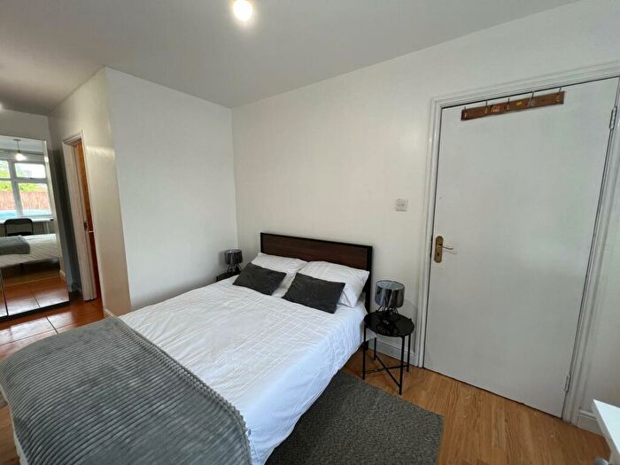 1 Bedroom Terraced House To Rent In Hydethorpe Avenue, London, N9