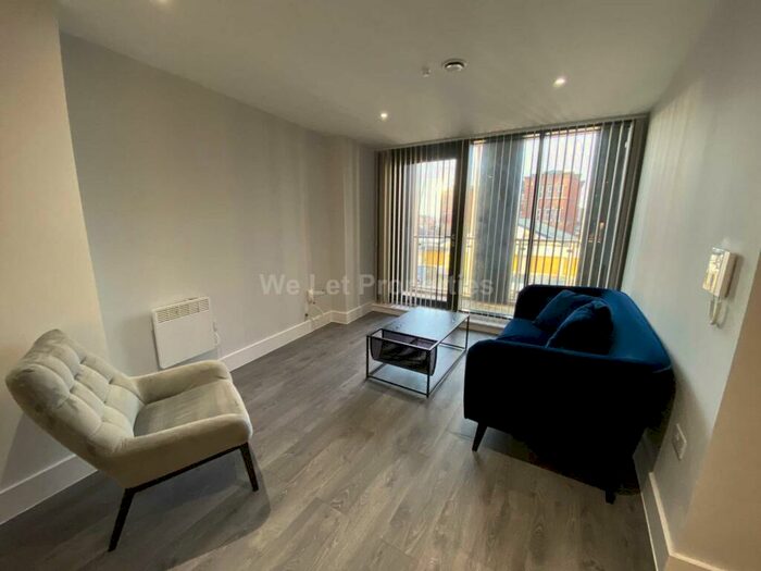 2 Bedroom Apartment To Rent In The Hallmark, Manchester, M4