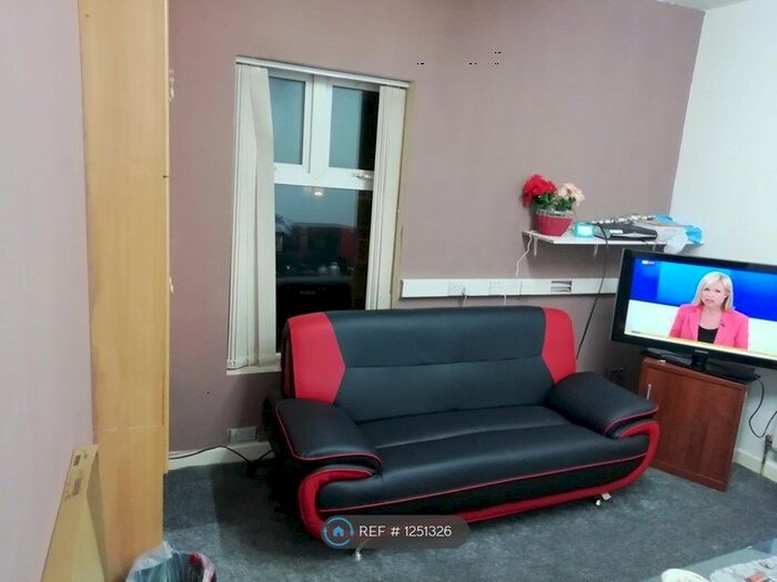 1 Bedroom Flat To Rent In High Road, Willenhall WV12