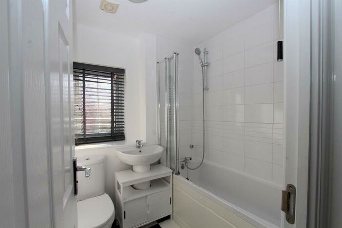 3 Bedroom Semi-Detached House To Rent In Symonds Drive, Sittingbourne, ME10