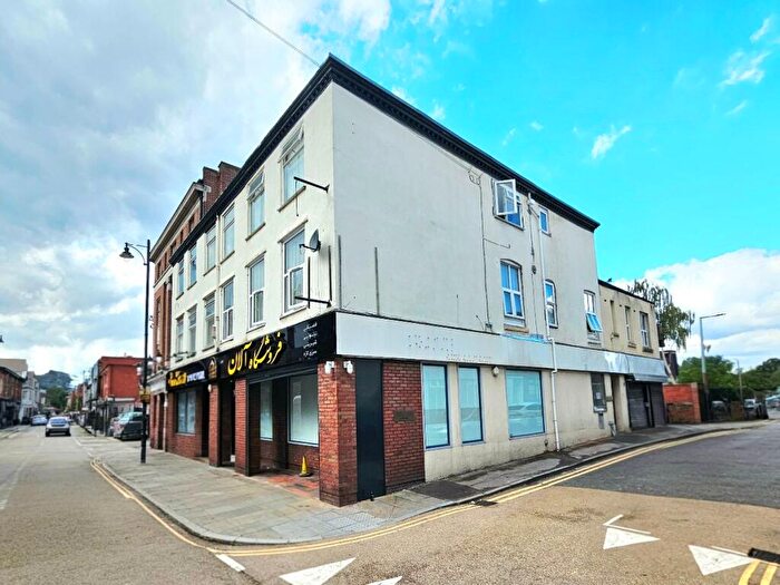 2 Bedroom Flat To Rent In North Place, Stockport, Cheshire, SK1