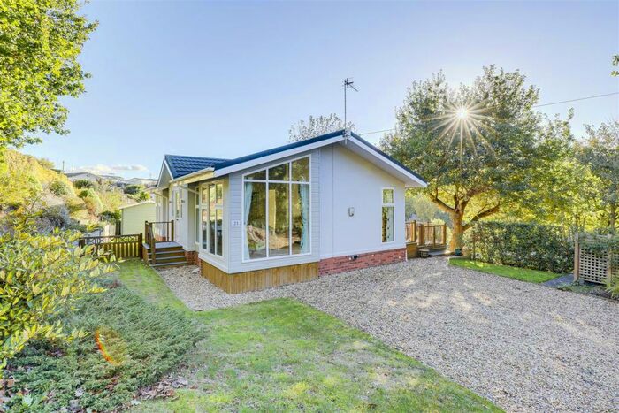 2 Bedroom Park Home For Sale In Sharpes Way, Killarney Park, Nottinghamshire, NG6