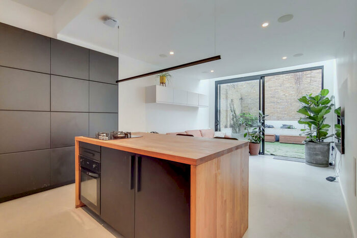 3 Bedroom Terraced House To Rent In Watsons Street, London, SE8