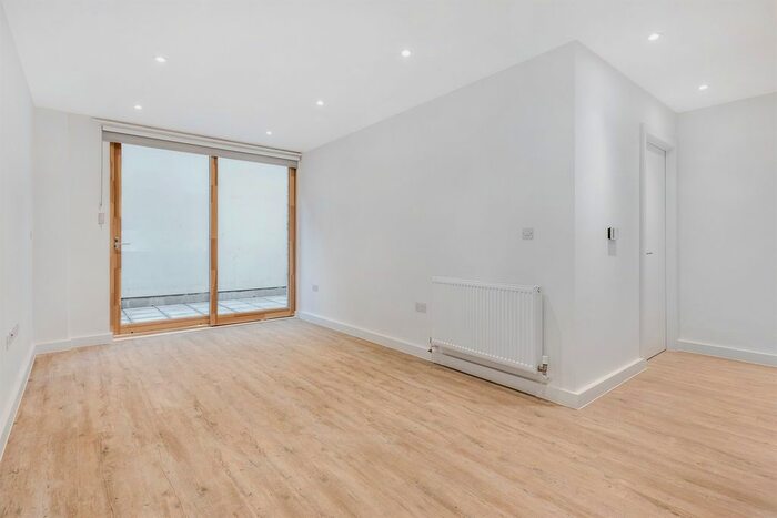 2 Bedroom Flat To Rent In Lanark Road, London, W9