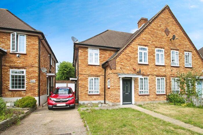2 Bedroom Property To Rent In Tolcarne Drive, Pinner, Middlesex, HA5