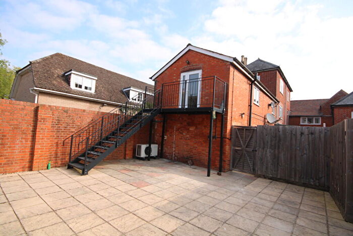 3 Bedroom Flat To Rent In Winterslow Road, Porton, SP4