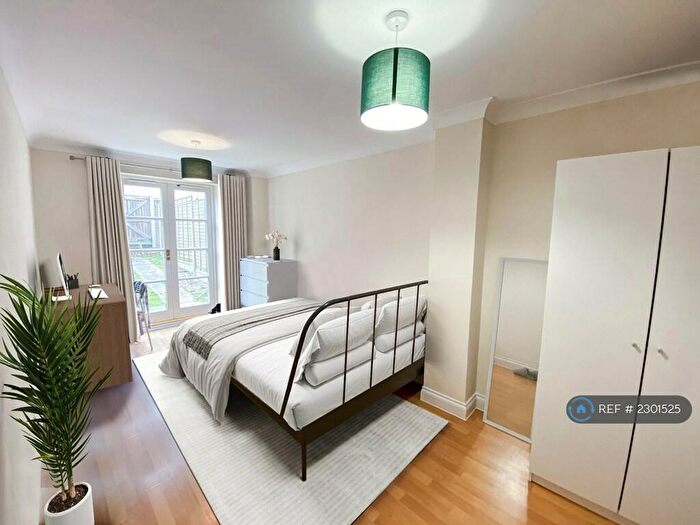 5 Bedroom Terraced House To Rent In Albany Gardens, Colchester, CO2