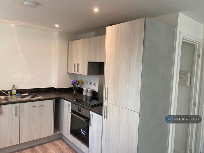 2 Bedroom Flat To Rent In Chelmsford Drive, Coventry, CV6