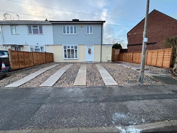 3 Bedroom Semi Detached House For Sale In Deanery Gardens, Braintree, CM7