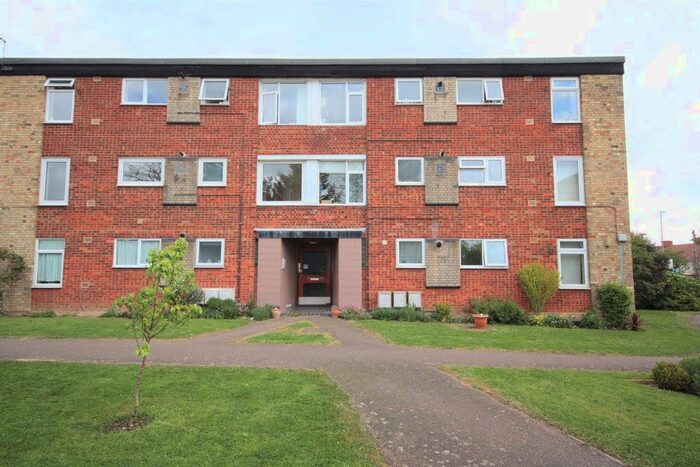 2 Bedroom Flat To Rent In Dalegarth, Milton Road, Cambridge, CB4