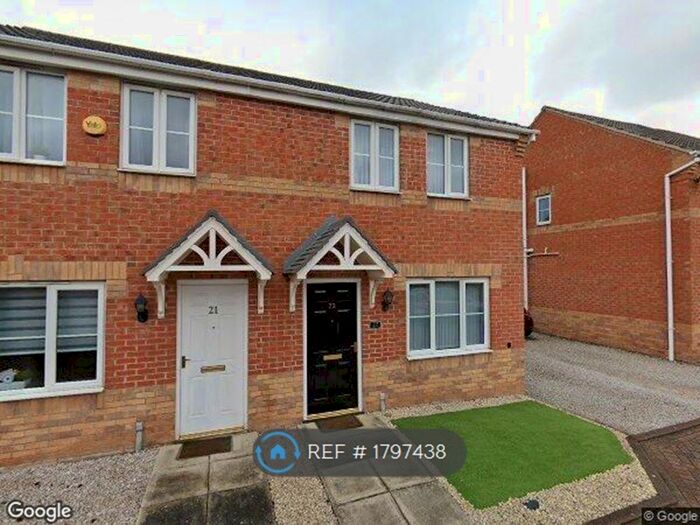 3 Bedroom Semi-Detached House To Rent In Weave Close, Nottingham, NG6