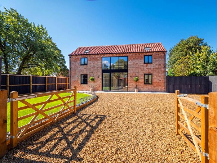 3 Bedroom Barn Conversion For Sale In Dereham Road, Mattishall, NR20