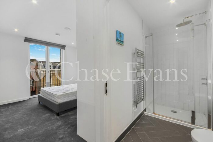 3 Bedroom Terraced House For Sale In Wansey Street, London, SE17
