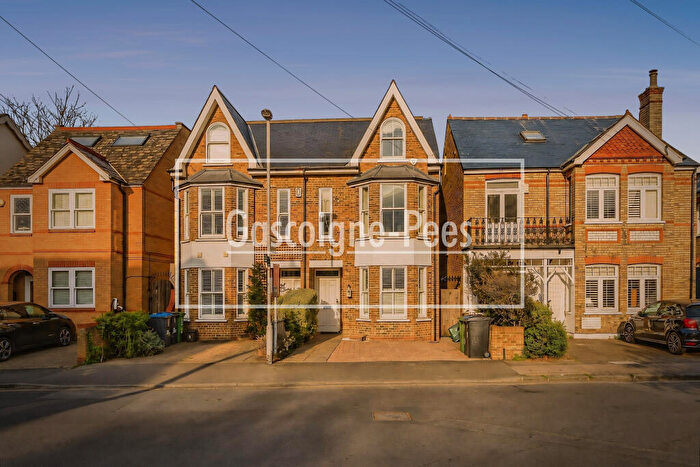 4 Bedroom House To Rent In Clifton Road, KT2