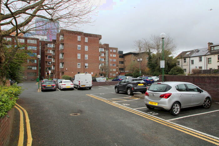 Property To Rent In Parking Space, CR0