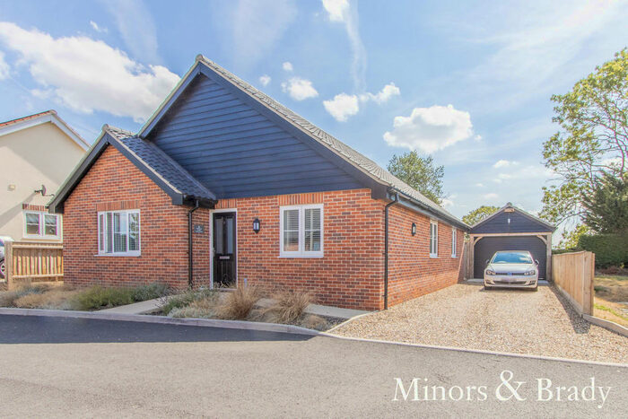 3 Bedroom Detached Bungalow For Sale In Pastures Loke, North Tuddenham, NR20