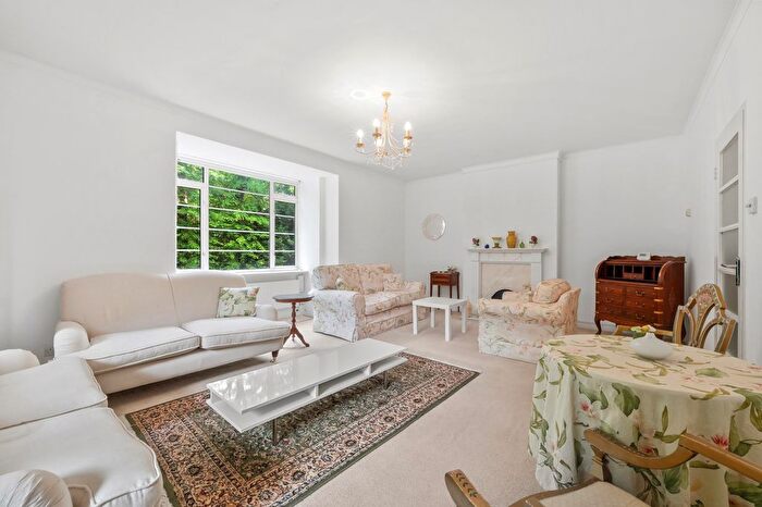 3 Bedroom Flat To Rent In Wimbledon Park Side, SW19