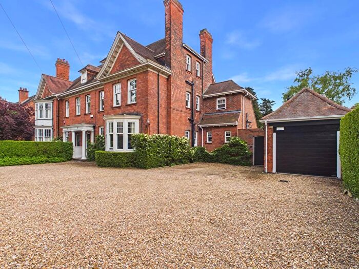 7 Bedroom Semi-Detached House For Sale In Southfield, Hessle, HU13