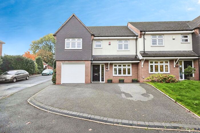 4 Bedroom Semi Detached House For Sale In Birmingham Street, Stourbridge, DY8