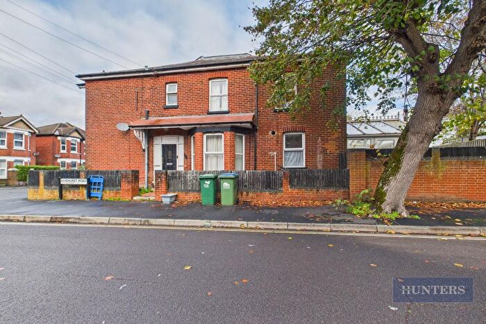 4 Bedroom End Terrace House To Rent In Newcombe Road, Southampton, SO15