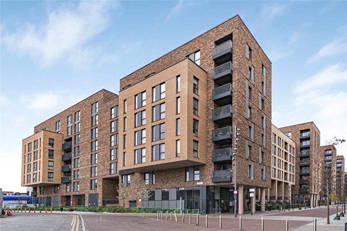 2 Bedroom Flat For Sale In Greyhound Parade, London, SW17