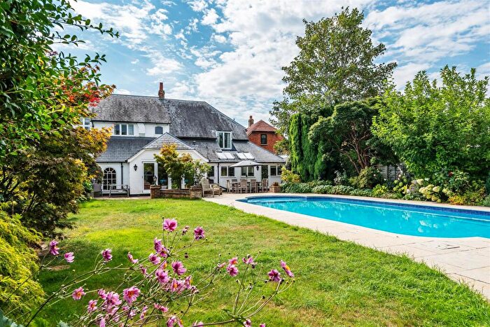 6 Bedroom Detached House For Sale In The Old Street, Fetcham, KT22
