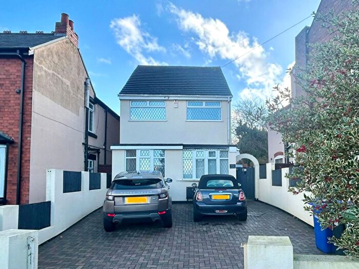 3 Bedroom Detached House For Sale In Ivyhouse Lane, Coseley, WV14