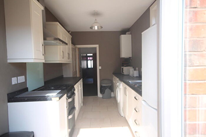 3 Bedroom Terraced House To Rent In Harrow Road, Leicester, LE3