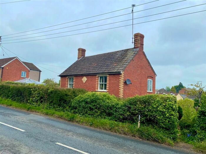 3 Bedroom Detached House For Sale In Taits Hill Road, Stinchcombe, Dursley, GL11