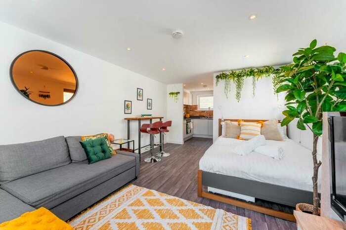 1 Bedroom Flat To Rent In Studio Flat - Southcote Road - &#. - Available Th April, BH1