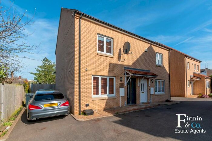 3 Bedroom Semi-Detached House To Rent In Dove Gardens, Woodston, Peterborough, PE2
