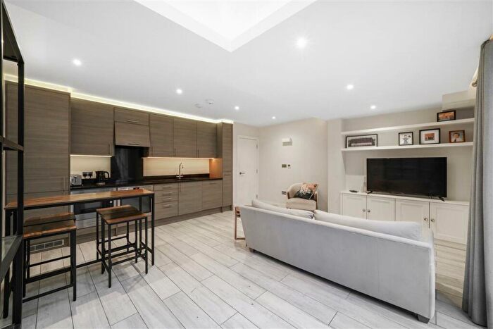 1 Bedroom Flat To Rent In Fernlea Road, SW12