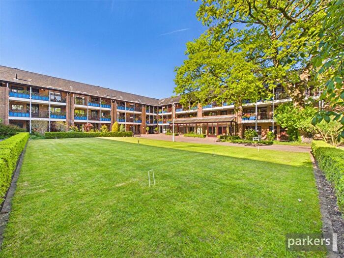 2 Bedroom Apartment For Sale In Emmbrook Court, Reading, Berkshire, RG6